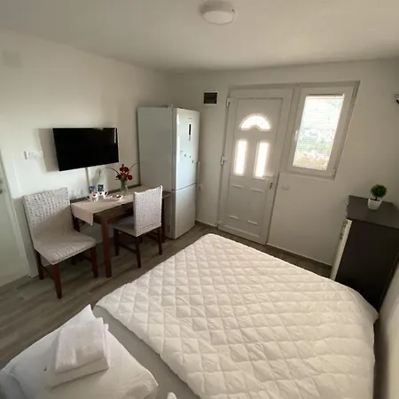 Apartman Ruzmarin Appartement *
